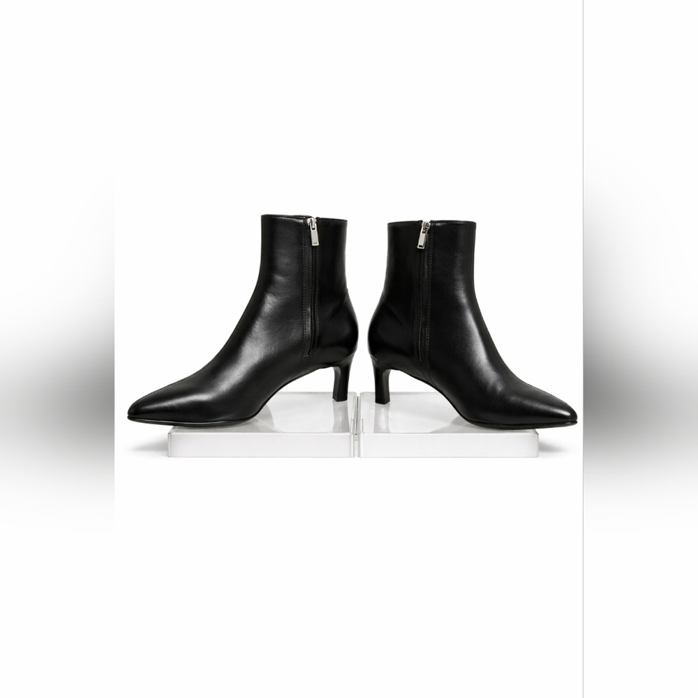 C La Canadienne Sleek Black Leather Ankle Boots NWT 7.5